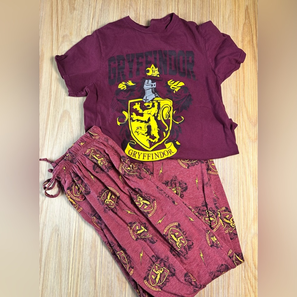 Burgundy Gryffindor Tee and Pajama Pant - size Small